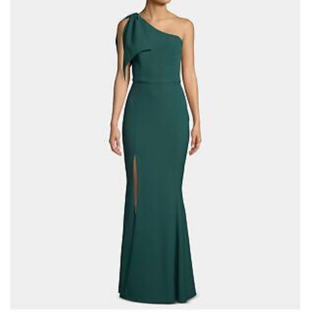 HOMECOMING/PROM DRESS (ONLY WORN ONCE)